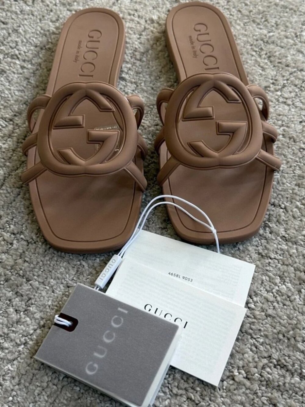 Gucci Women’s Slide sandal with interlocking G size 38